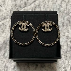 🚫SOLD🚫🌺🌸CHANEL XL CC Logo Leather Hoop Earrings in Gold Tone Hardware🌸🌺